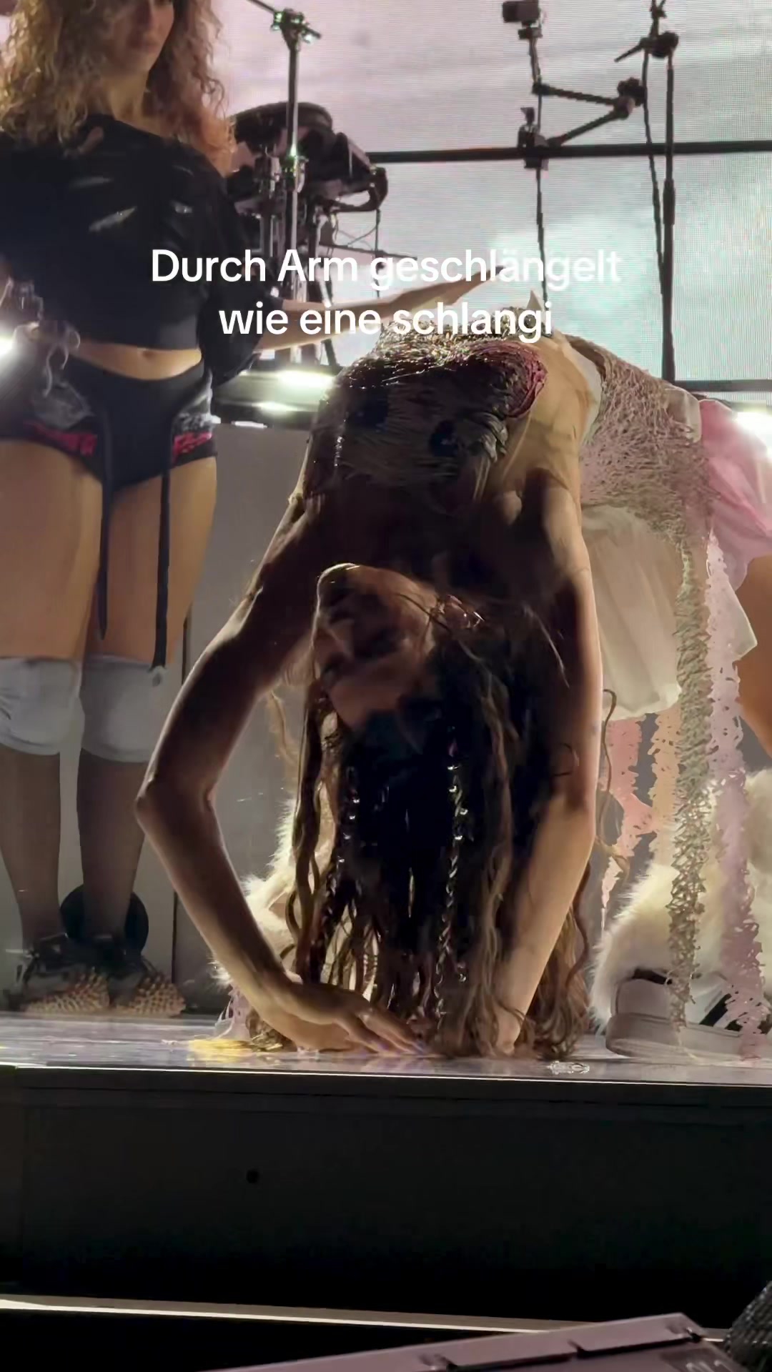 Hier wird sich verbogen wie sonst was TikTok